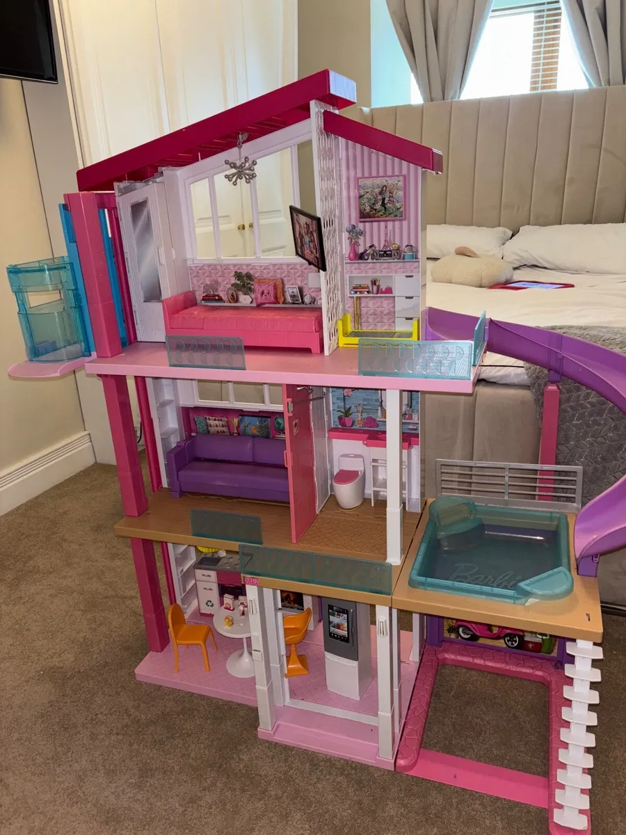 Barbie dreamhouse - Image 1