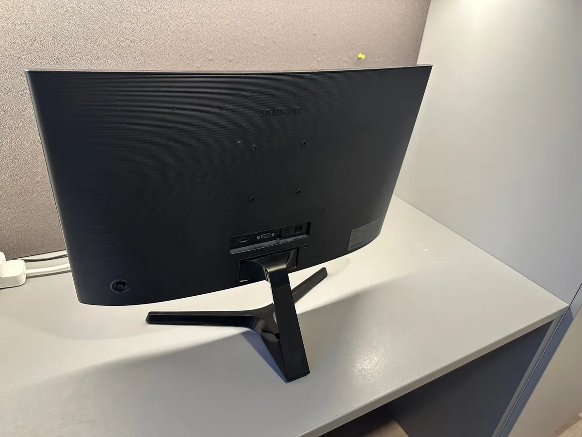 Curved Monitor Samsung - Image 4