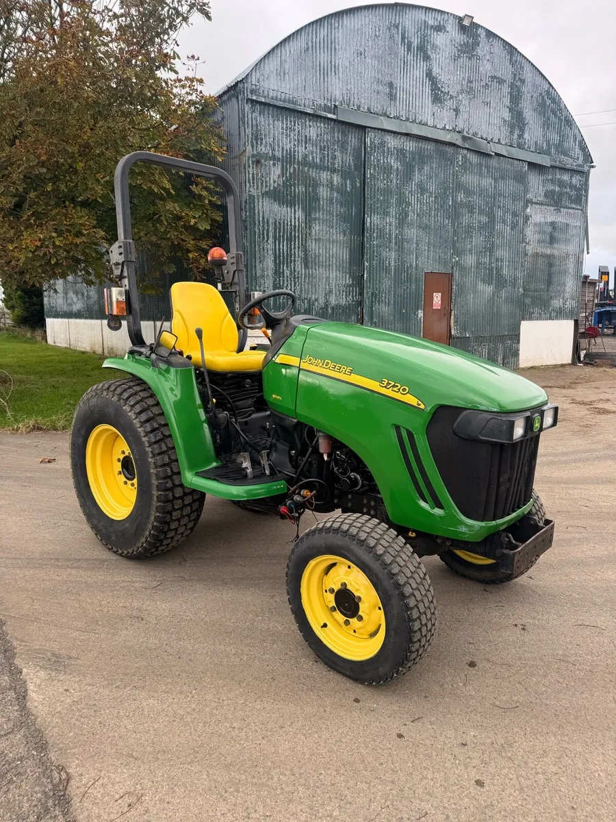 John Deere Compact Tractor - Image 4