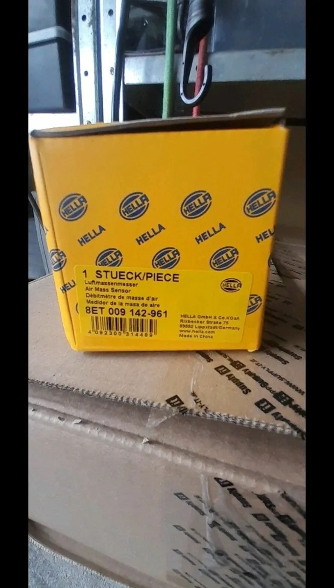 HELLA 8ET 009 142-961 Mass air flow sensor without - Image 1