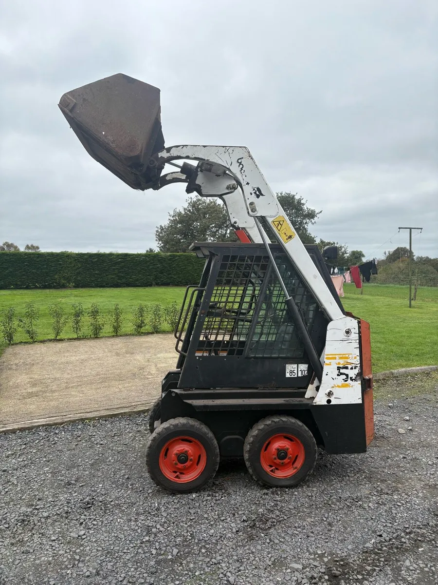 Bobcat skid steer - Image 1