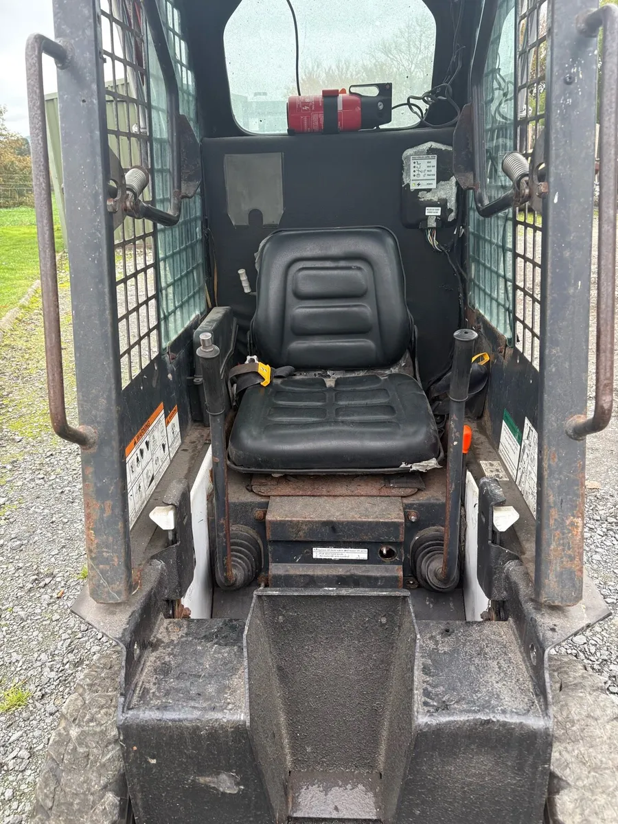Bobcat skid steer - Image 2