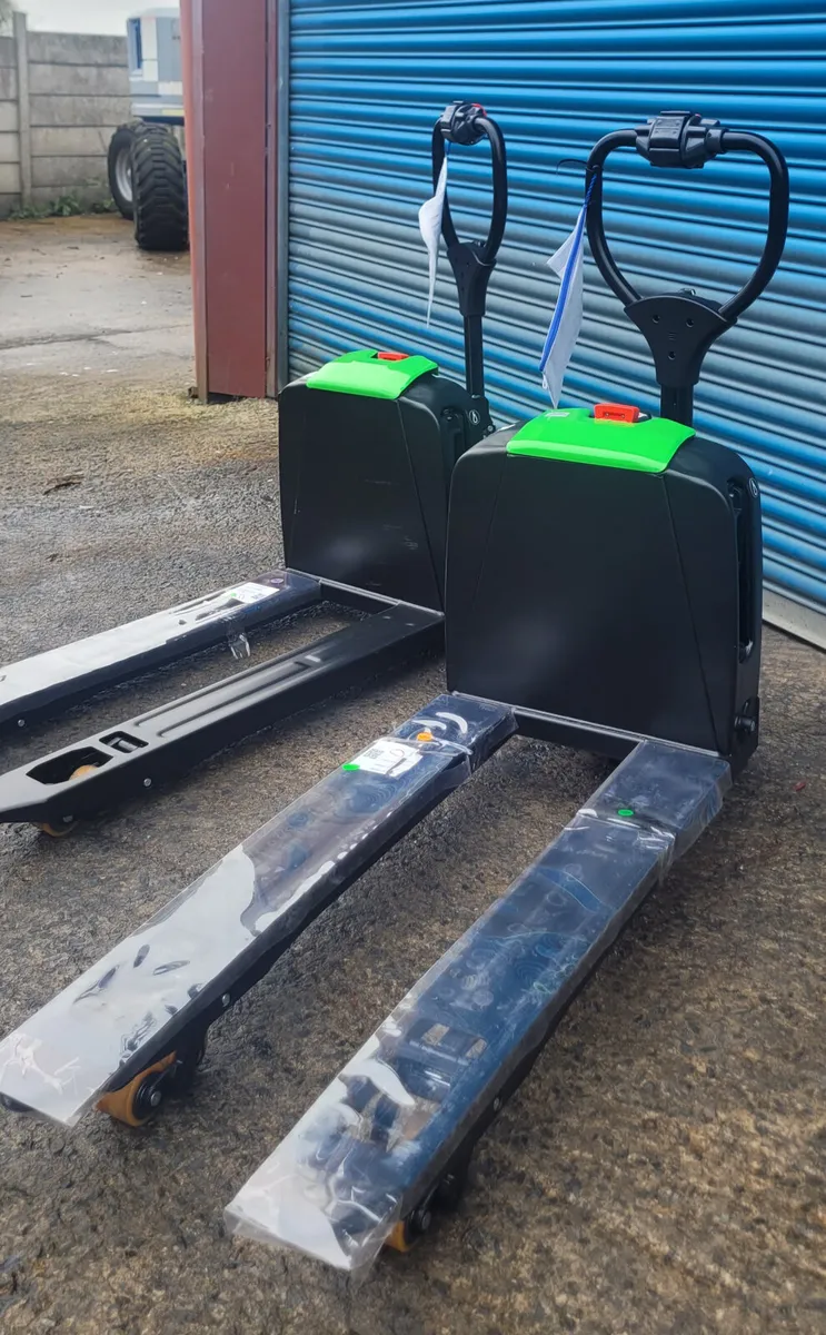 Fully Electric pallet truck - Image 2