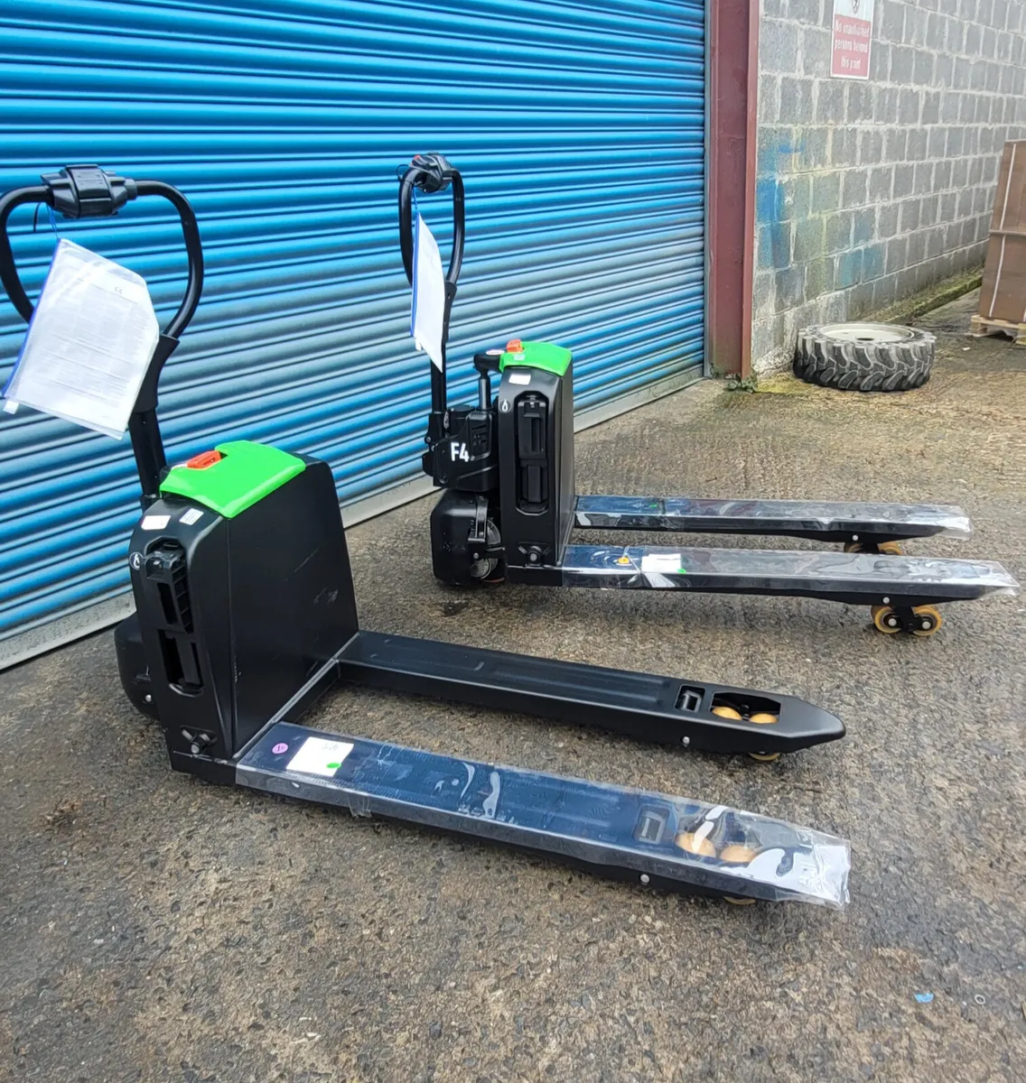 Fully Electric pallet truck - Image 3