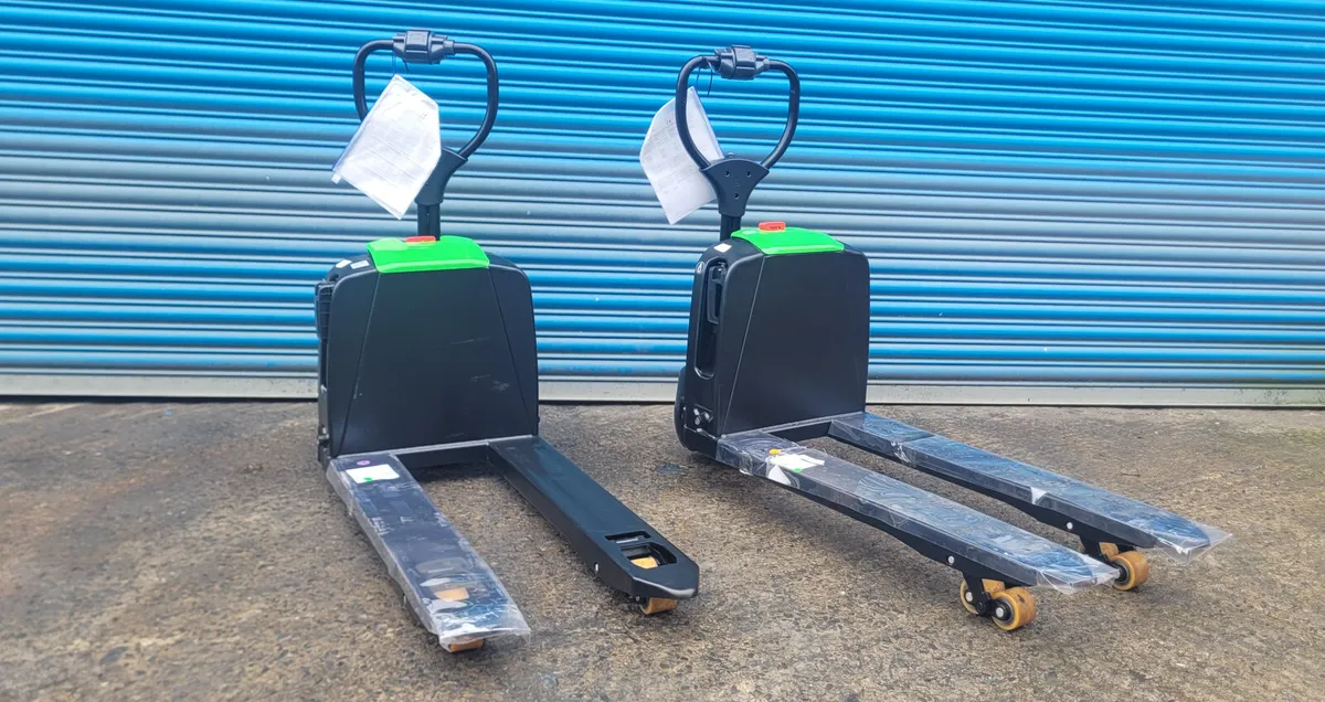 Fully Electric pallet truck - Image 1