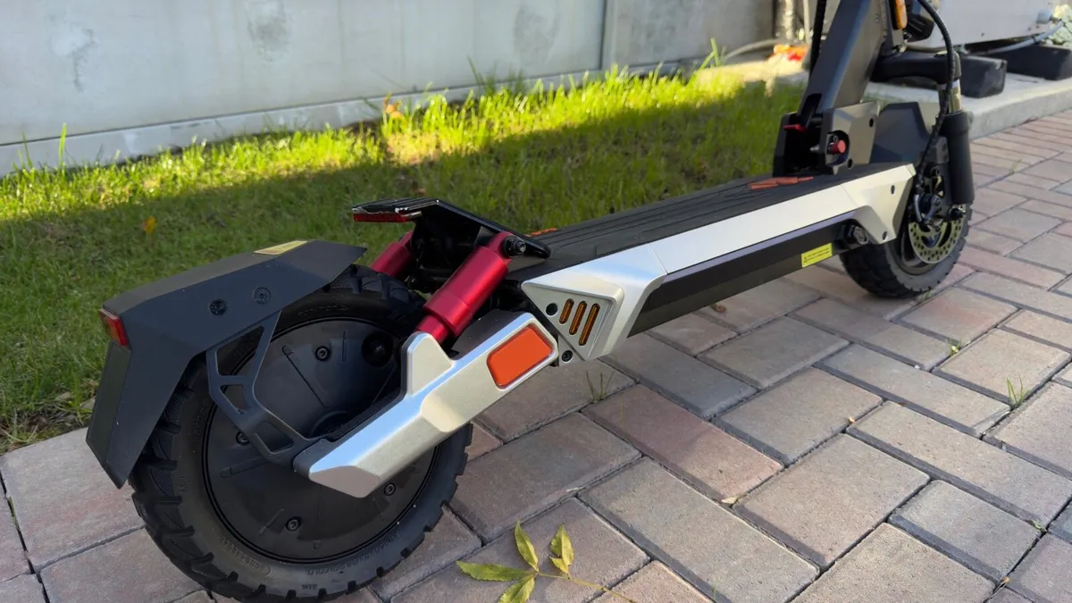Kukirin M4 Max e-scooter (USED ONCE FOR REVIEW) - Image 2
