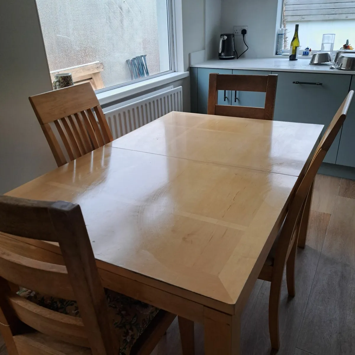 Kitchen table & chairs - Image 2