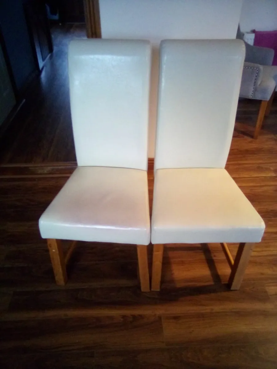 2 White kitchen chairs