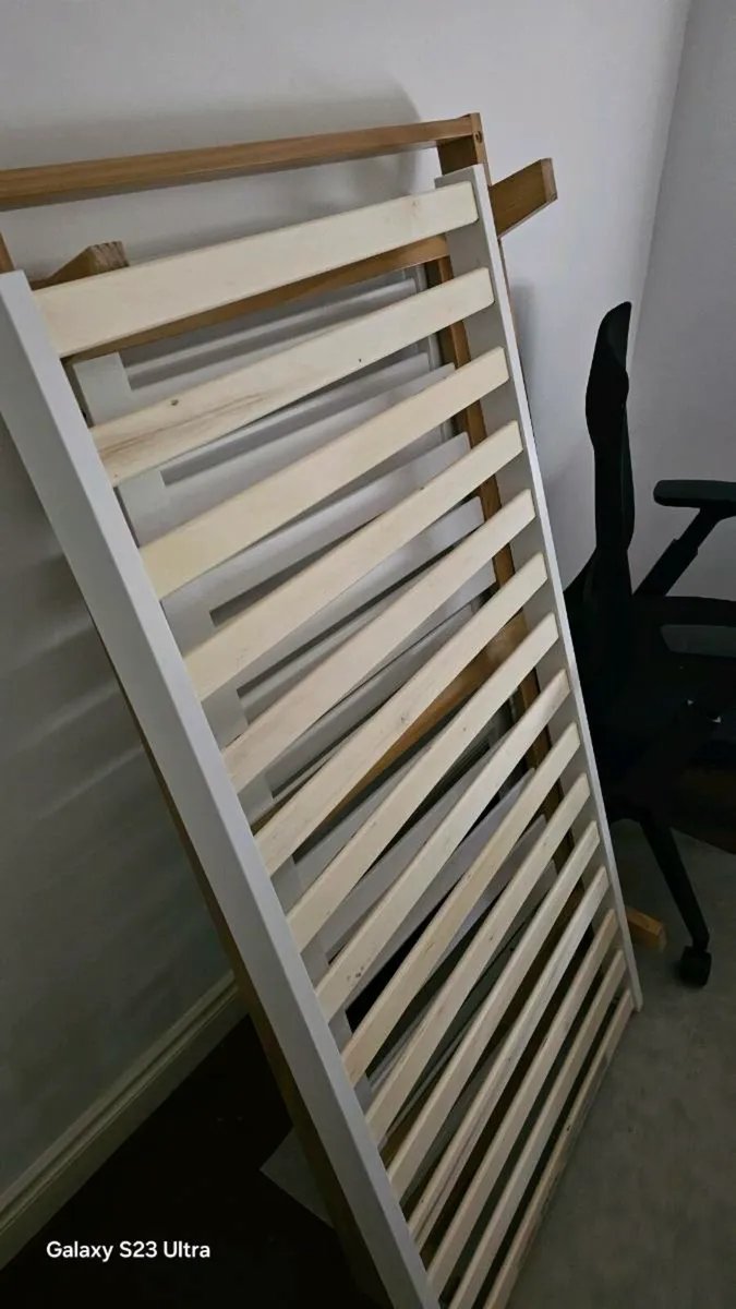 Baby's cot - Image 2
