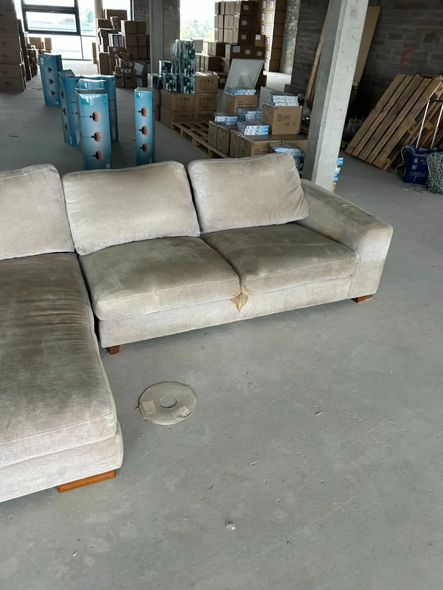 couch - Image 2