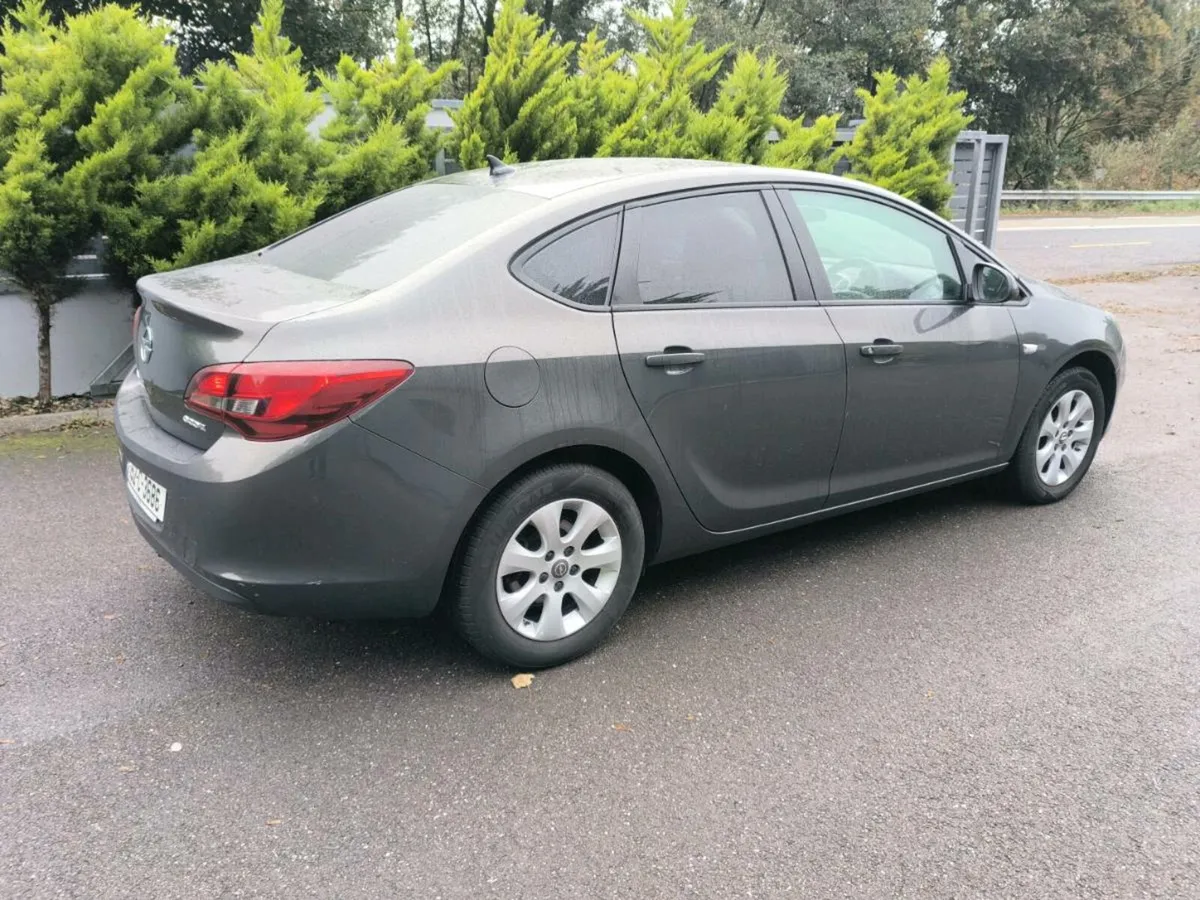 Opel Astra - Image 4