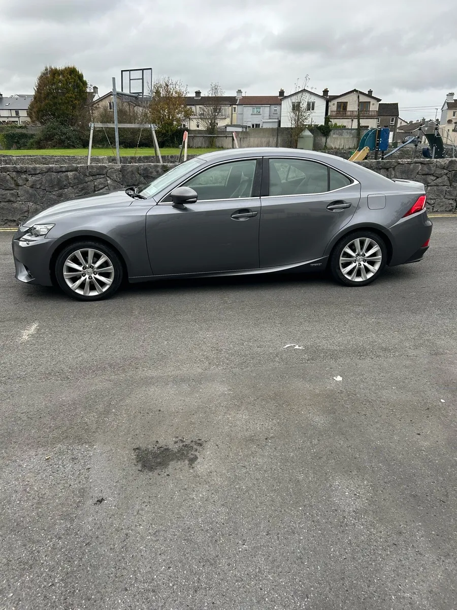 Lexus is 300 - Image 4
