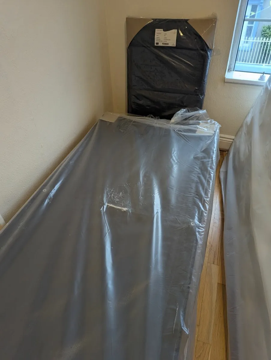 Single beds - Image 3