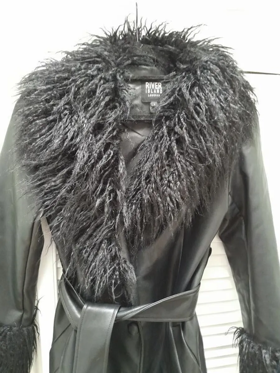 ladies long black coat - Image 1
