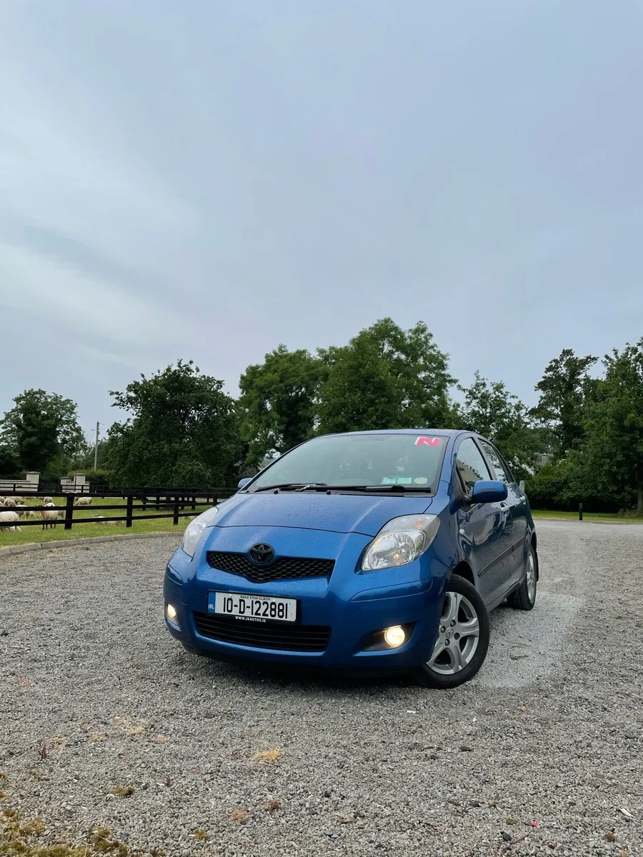 2010 Toyota Yaris - Image 1