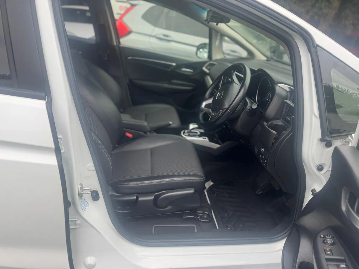 HONDA FIT 2019 TOP SPECS AUTOMATIC - Image 4