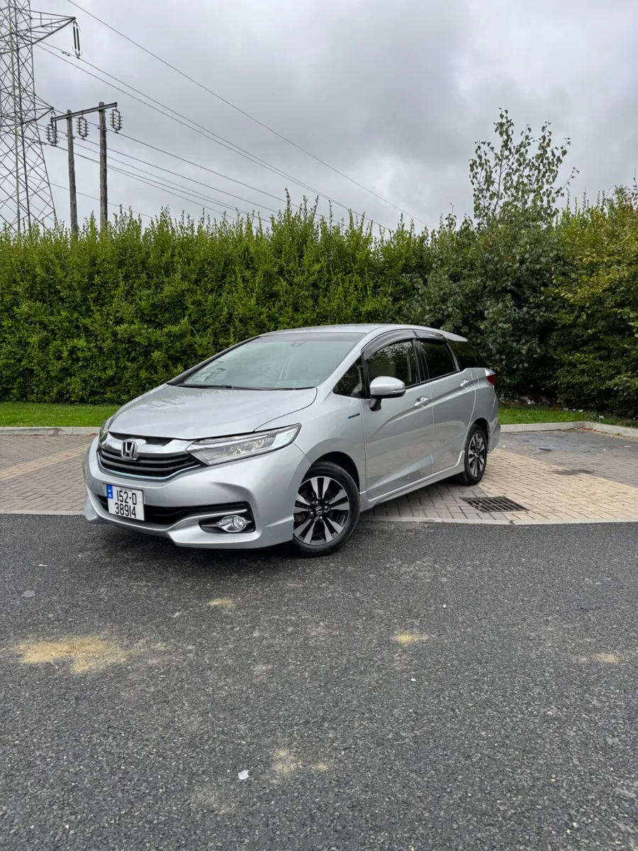Honda shuttle 1.5 Hybrid - Image 2