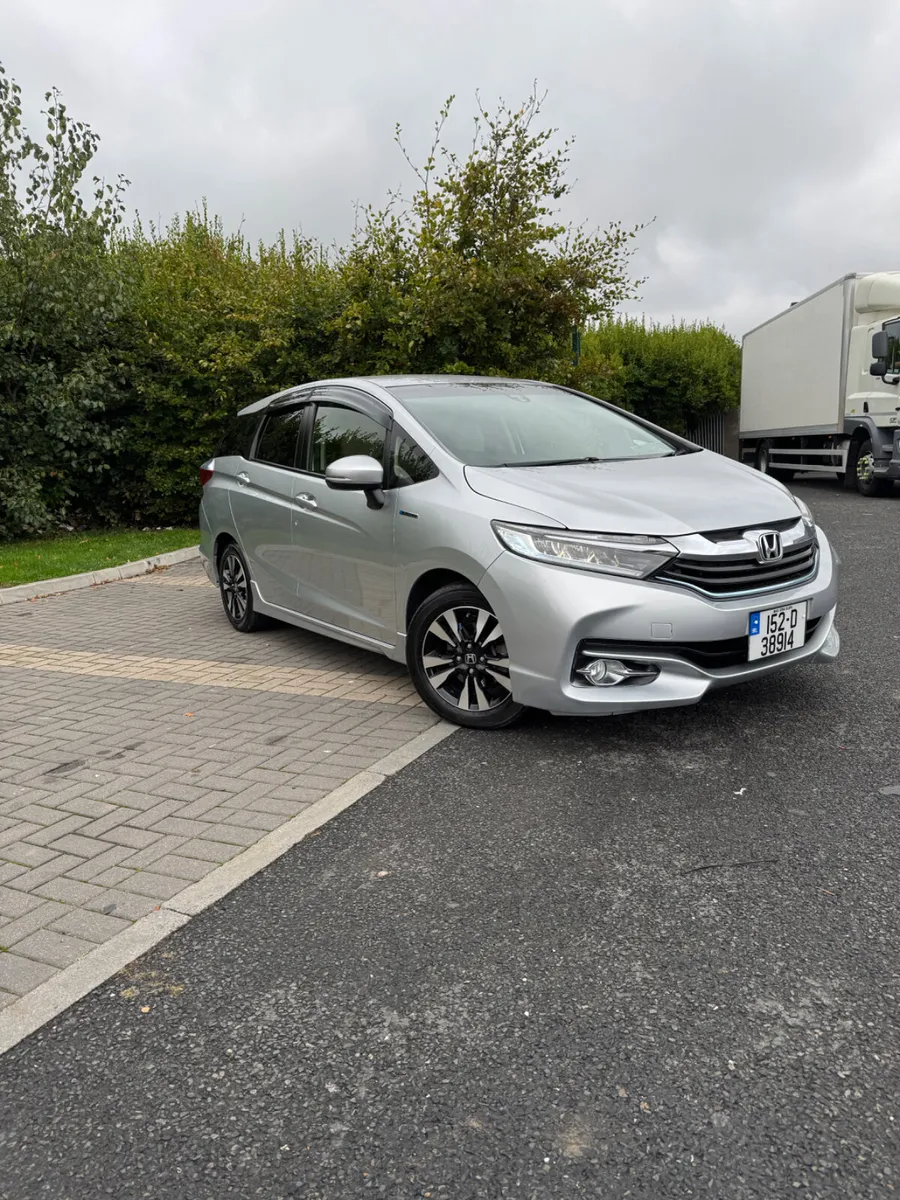 Honda shuttle 1.5 Hybrid - Image 1