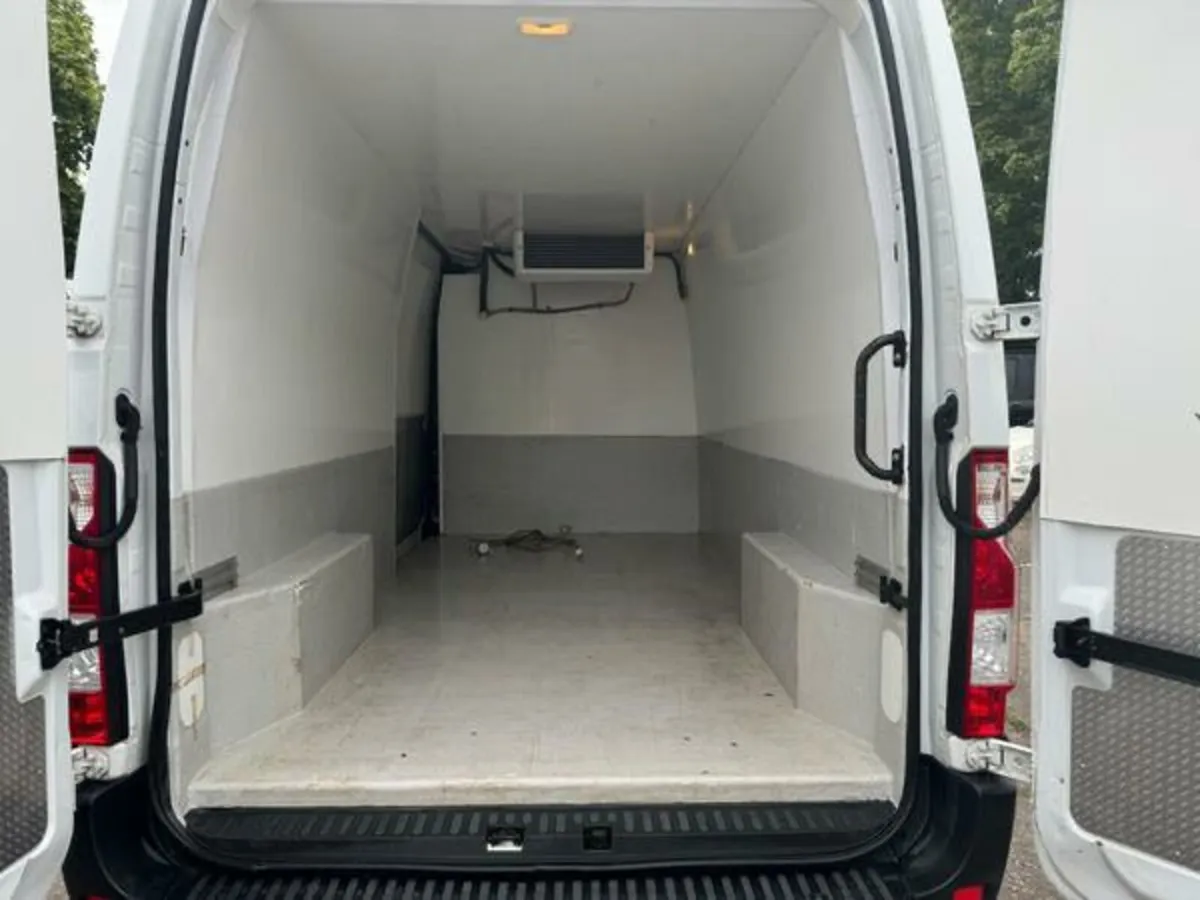 Refrigerated van - Image 1