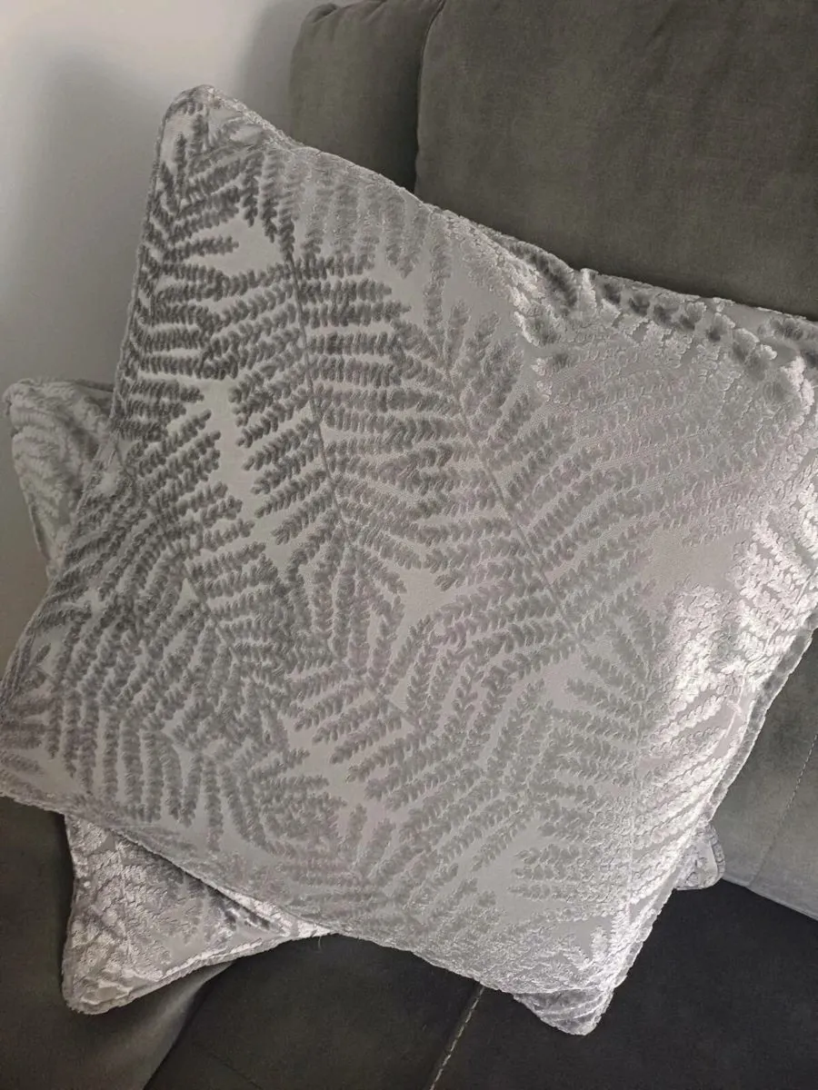 Cushion Covers & tie backs - Image 1