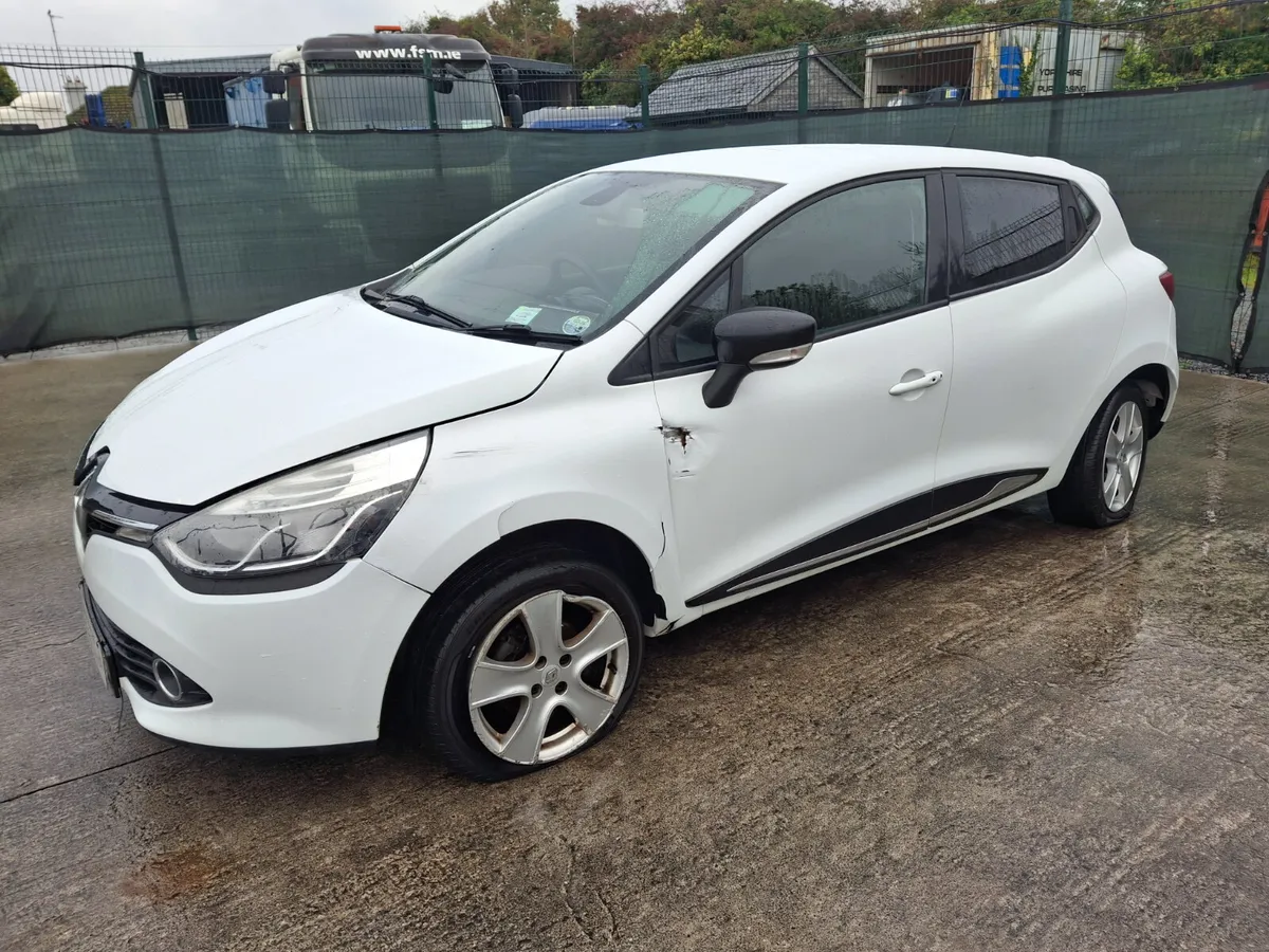 2016 Renault Clio Dynamic 1.2 Petrol - Image 3