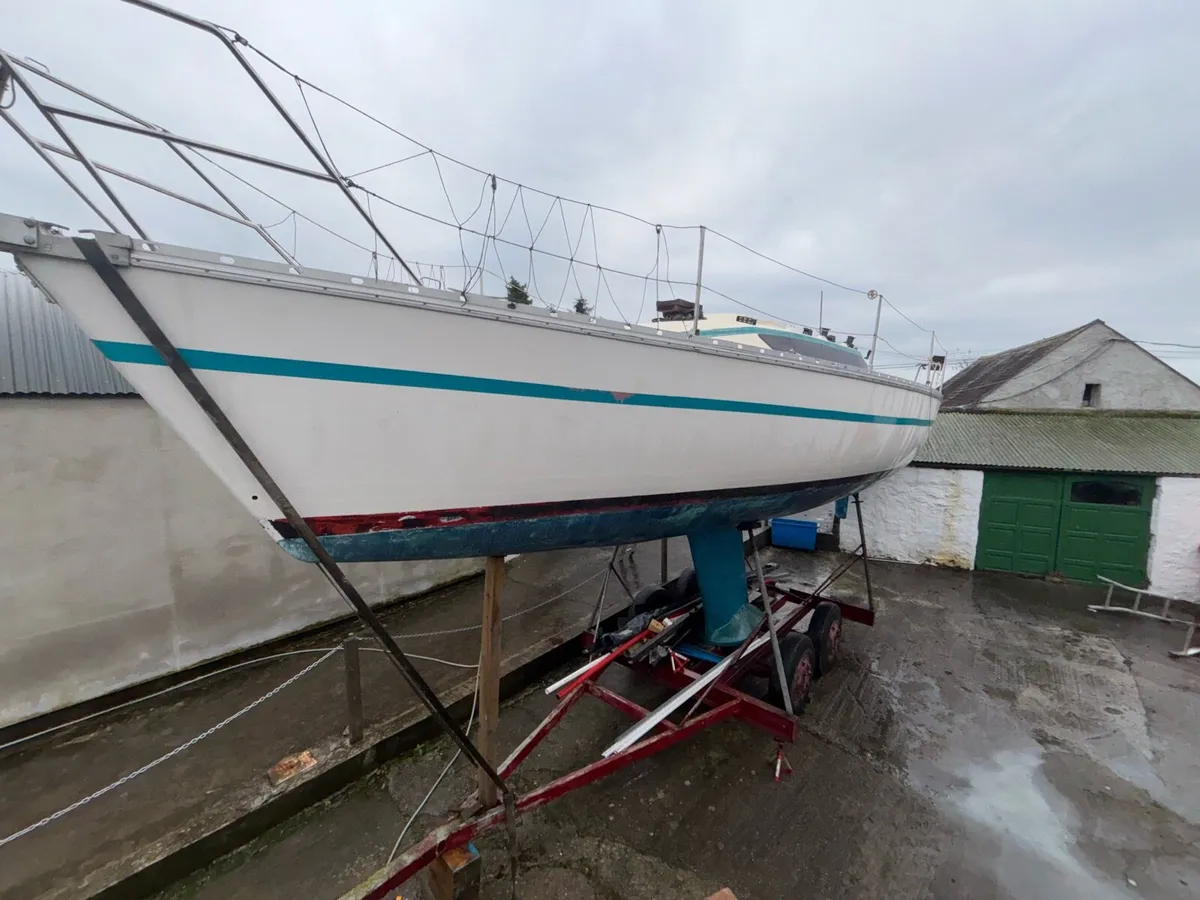 Jeanu selection 37 sail boat - Image 2