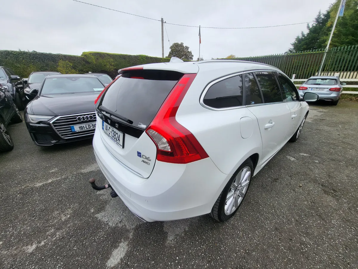 Volvo V60 2014 R - Design AWD Hybrid - Image 4