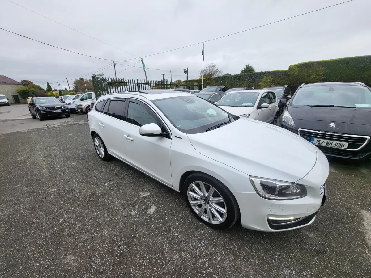 Volvo V60 2014 R - Design AWD Hybrid - Image 1