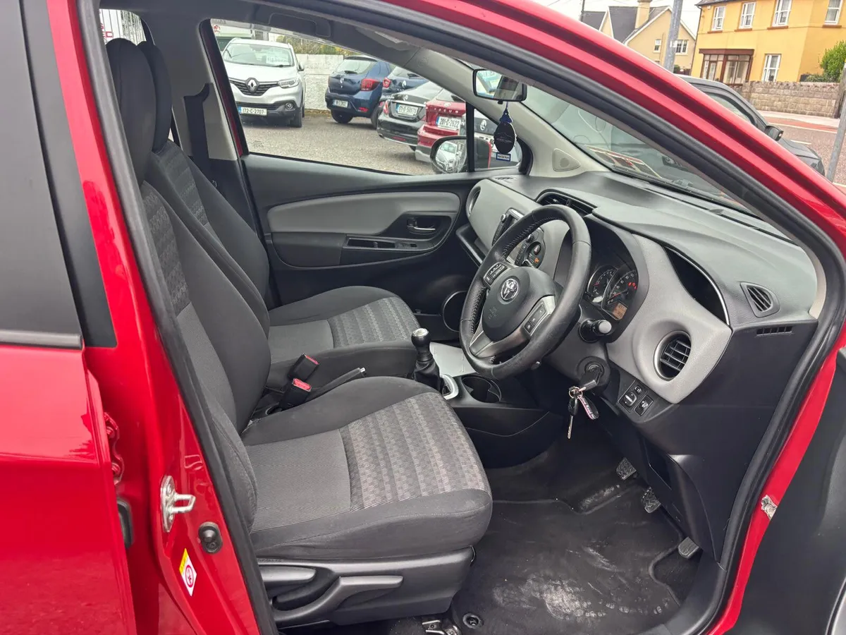 Toyota Yaris 2016  1.0  LUNA  PETROL - Image 3