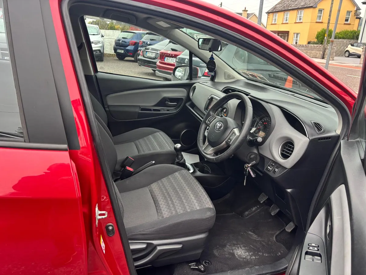 Toyota Yaris 2016  1.0  LUNA  PETROL - Image 4