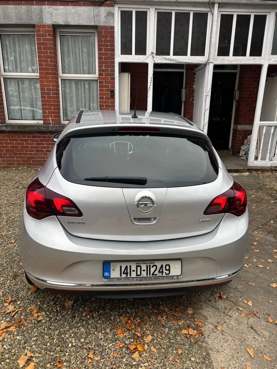 Car - Image 3