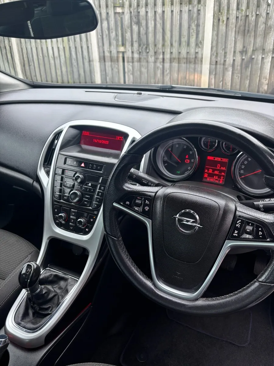 Car - Image 1
