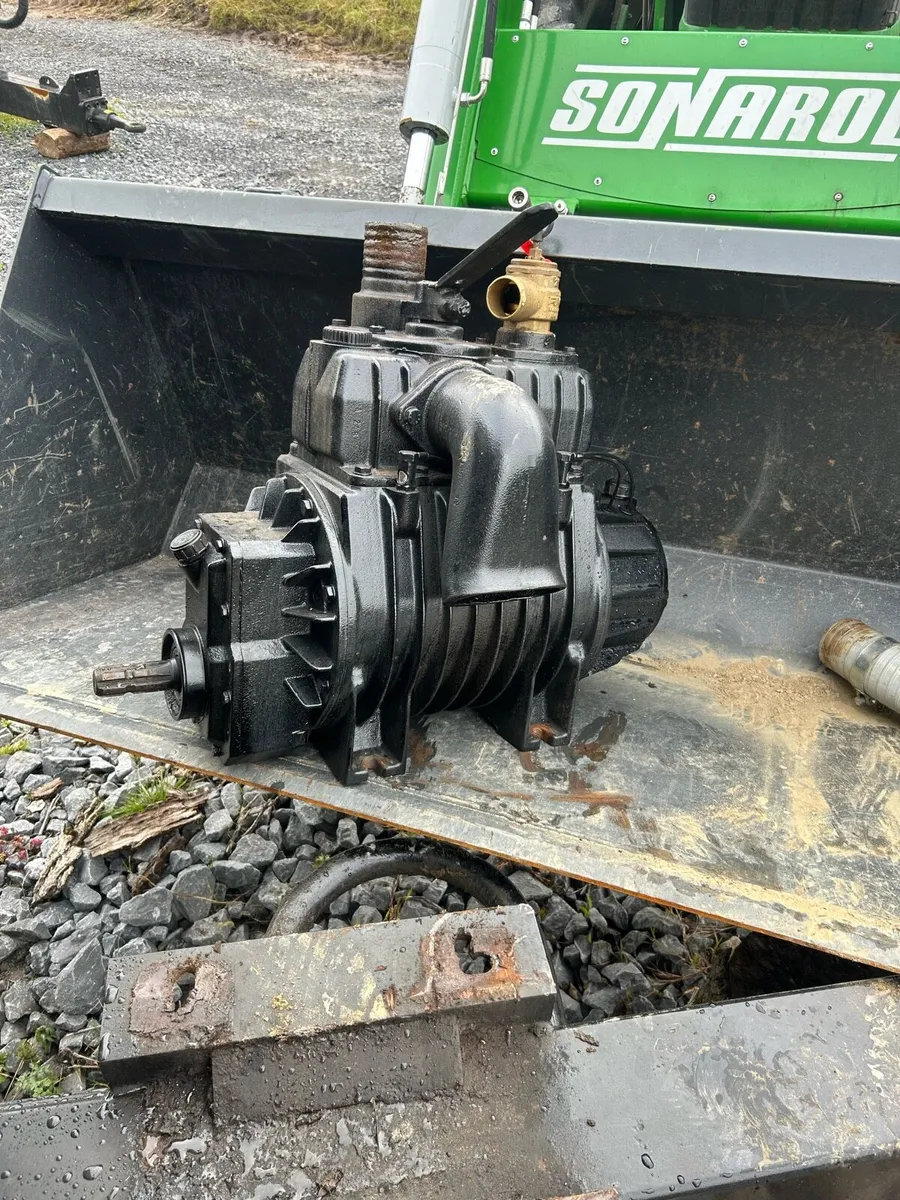 Pump for slurry tanker - Image 2