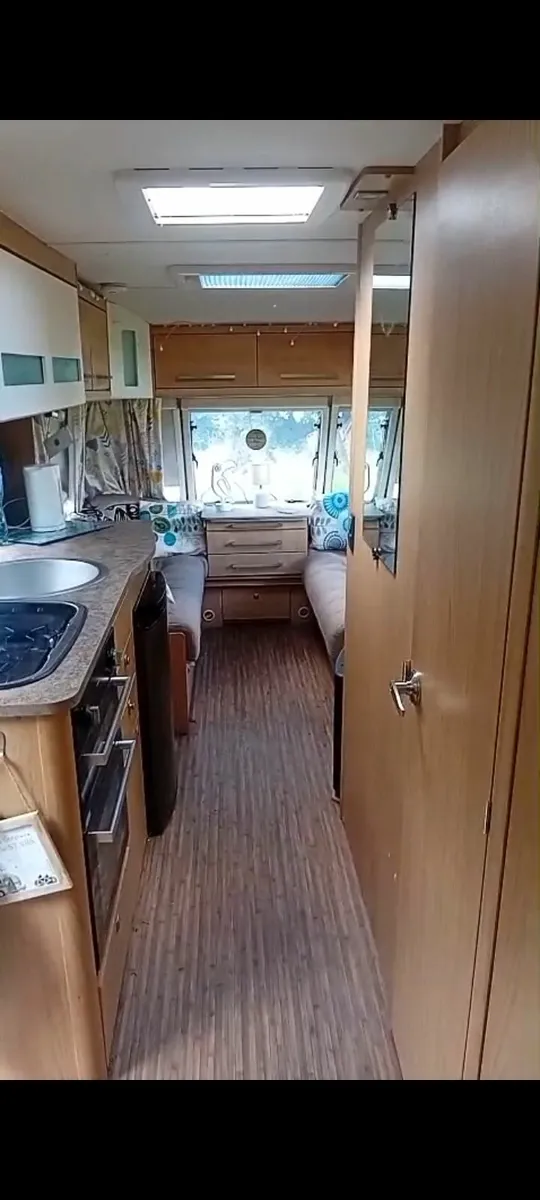 Caravan - Image 1