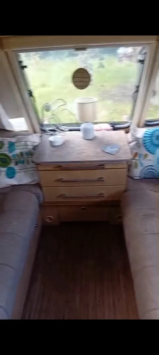 Caravan - Image 2