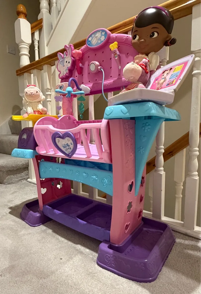 Doc McStuffins Play Nursery - Image 1