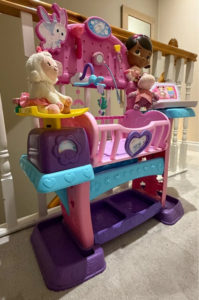 Doc McStuffins Play Nursery - Image 3