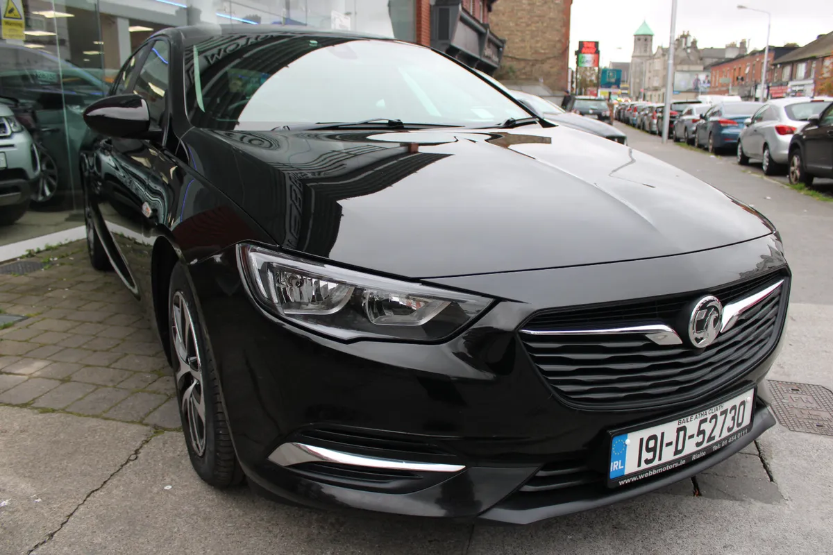 OPEL Insignia 1.6 DIESEL DESIGN 2019 - Image 1