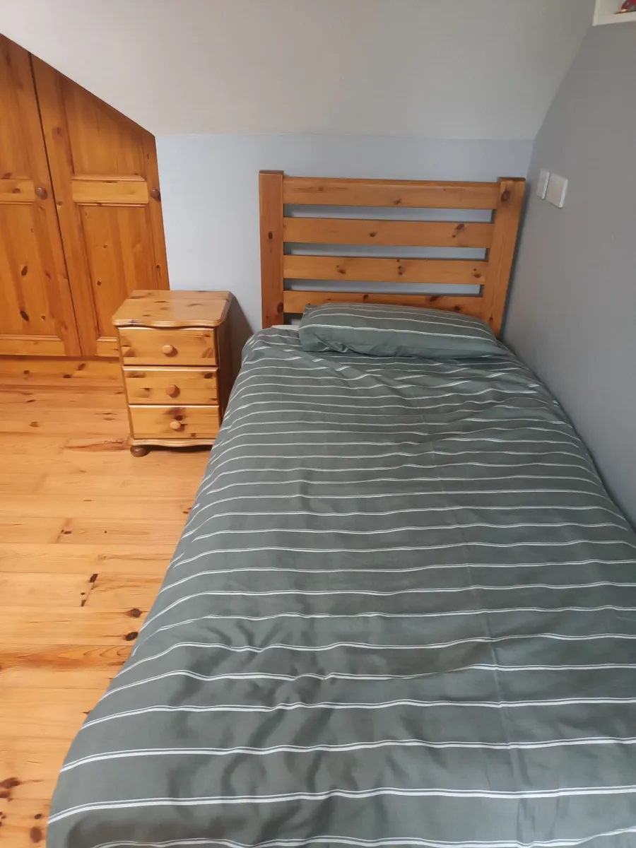 Single bed with locker - Image 3