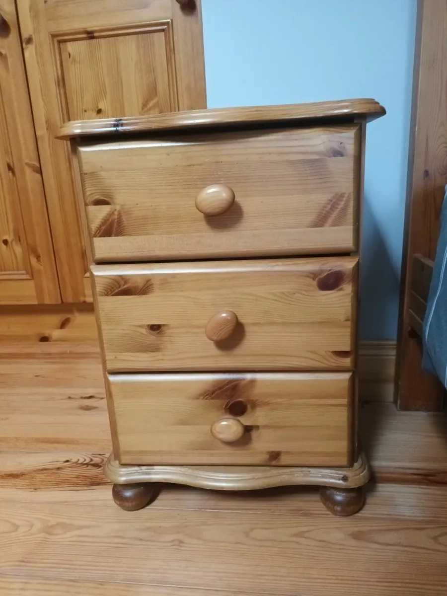 Single bed with locker - Image 4
