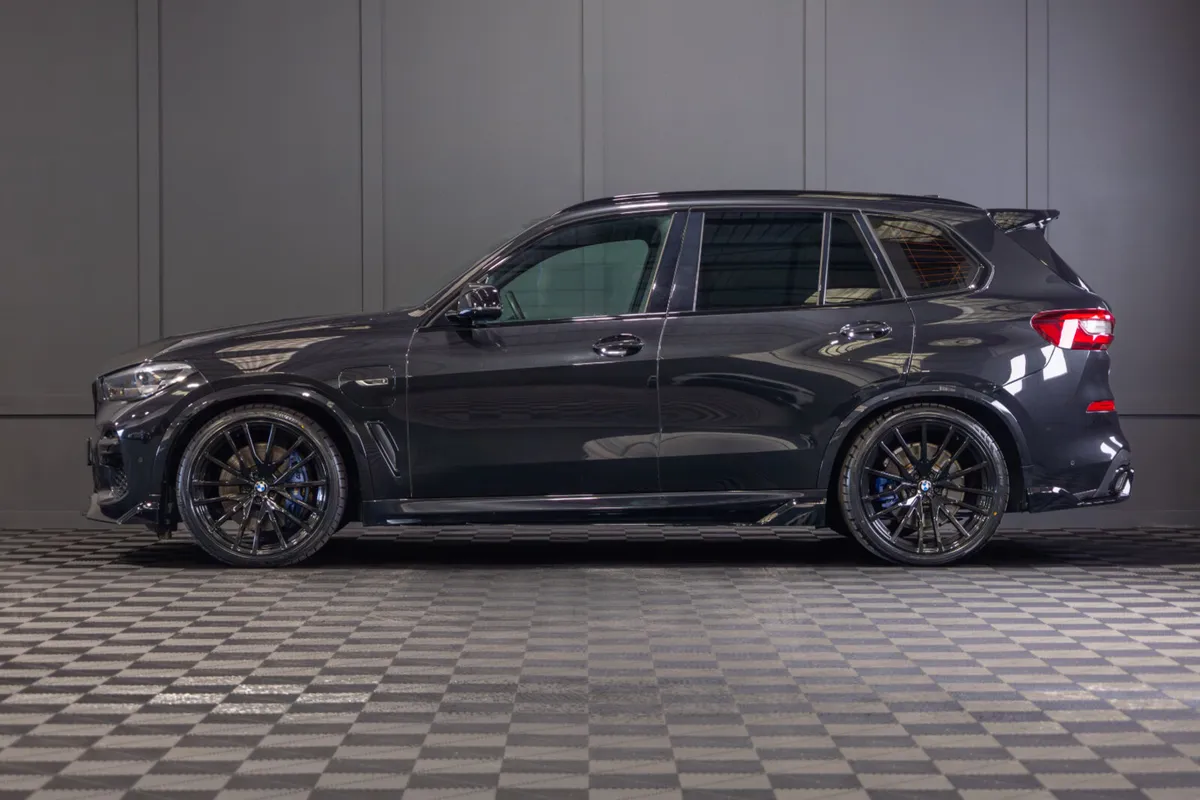222 BMW X5 X-Drive 45e M-Sport - Image 3