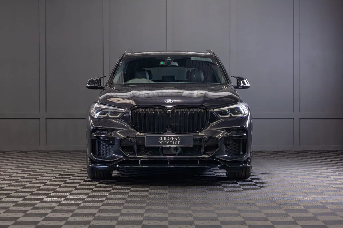 222 BMW X5 X-Drive 45e M-Sport - Image 2