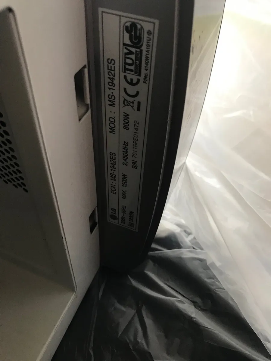 LG Microwave - Image 3