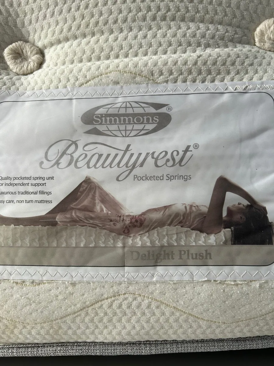 4’6’’ Divan base and mattress - Image 2