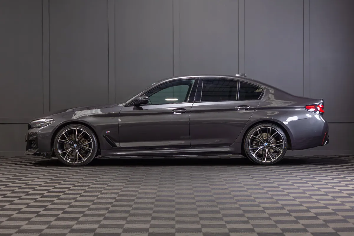 212 BMW 5-Series 520d M-Sport - Image 3