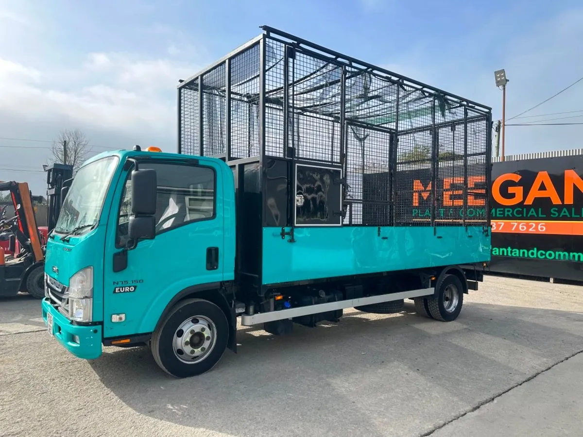 Isuzu truck - Image 3
