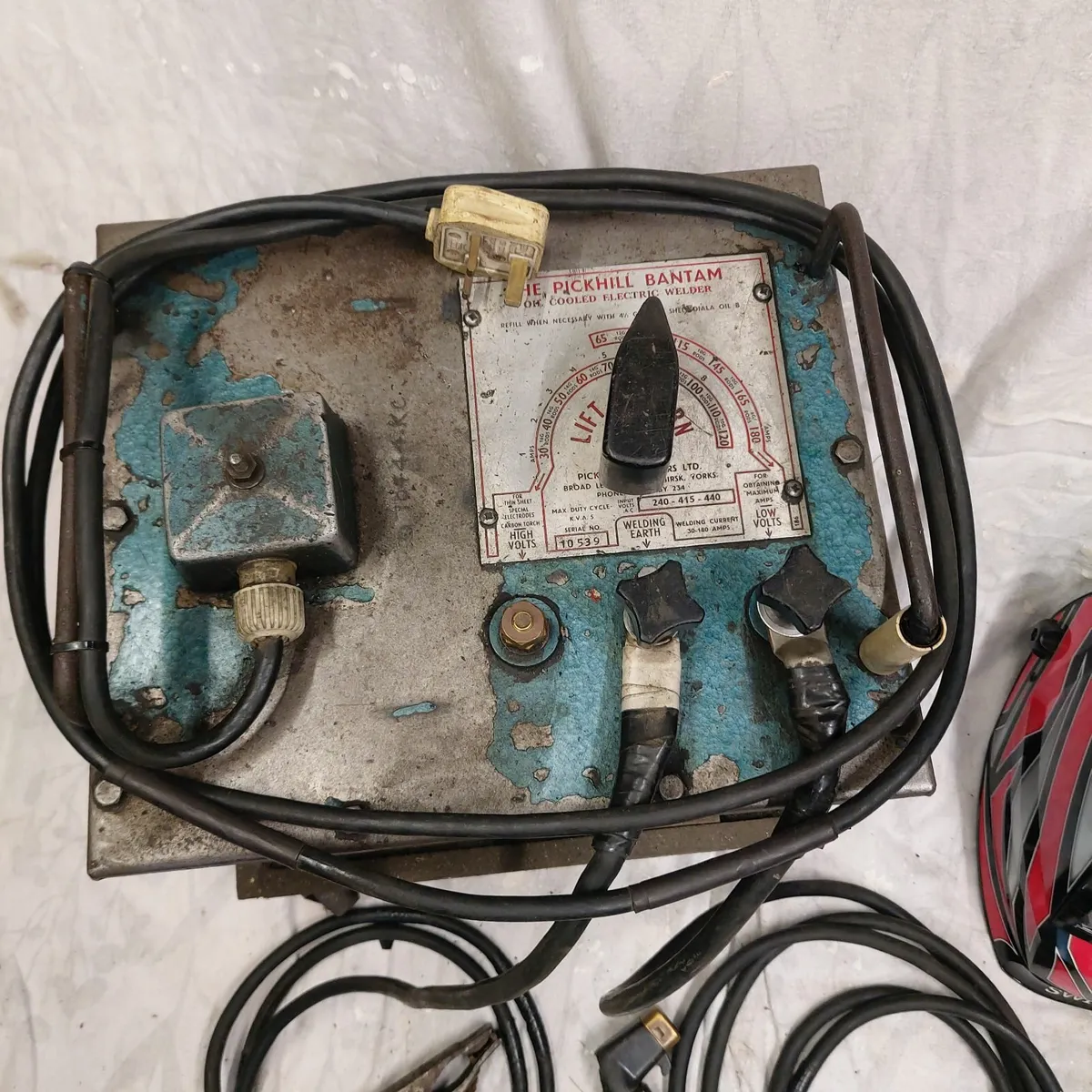 Welding machine and auto  darkening helmet - Image 2