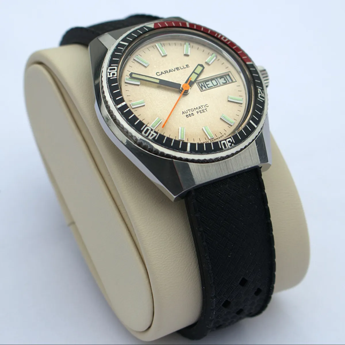 Caravelle Bulova 666 Devil Diver Vintage Watch - Image 1