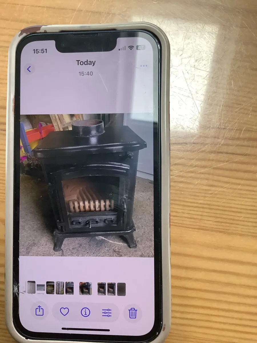 A wood burning stove - Image 3