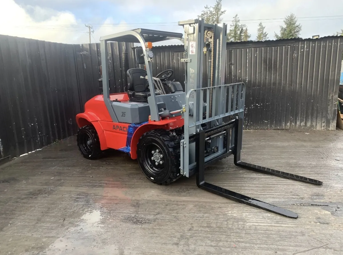 Apache CPCD35 Diesel Forklift - Image 1
